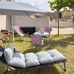 Hébergement de vacances Alaric Lodge: Champêtre Avec Parking Privé.