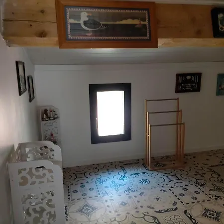 Prázdninový dům Alaric Lodge: Champetre Avec Parking Prive. Comigne