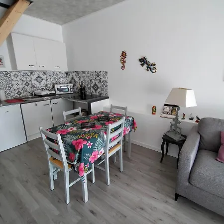 Prázdninový dům Alaric Lodge: Champetre Avec Parking Prive.