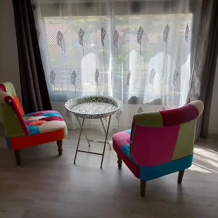 Alaric Lodge: Champetre Avec Parking Prive. Holiday home *