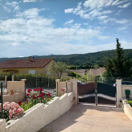 Alaric Lodge: Champetre Avec Parking Prive.