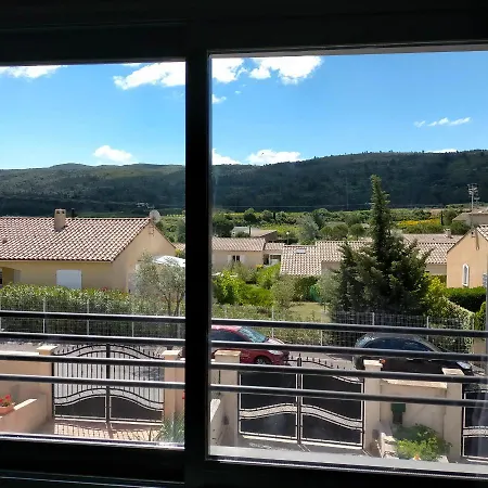 Ferienhaus Alaric Lodge: Champetre Avec Parking Prive. Comigne