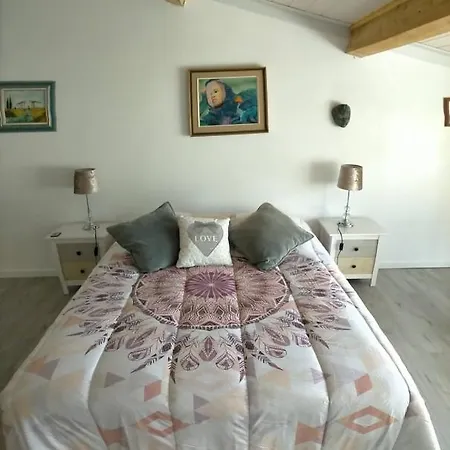 Alaric Lodge: Champetre Avec Parking Prive. Prázdninový dům