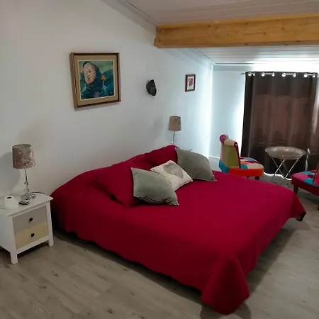 Alaric Lodge: Champetre Avec Parking Prive. * Comigne